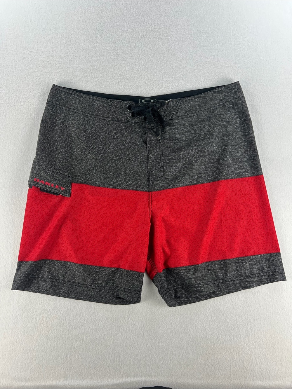Oakley Ridgemont Colorblock Red Charcoal Cargo Board Shorts Mens Size 38